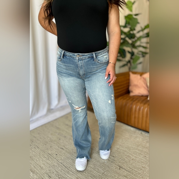 New Arrival!! Judy Blue Full Size Medium Rise Tummy Control Destroy Flare - Picture 13 of 16